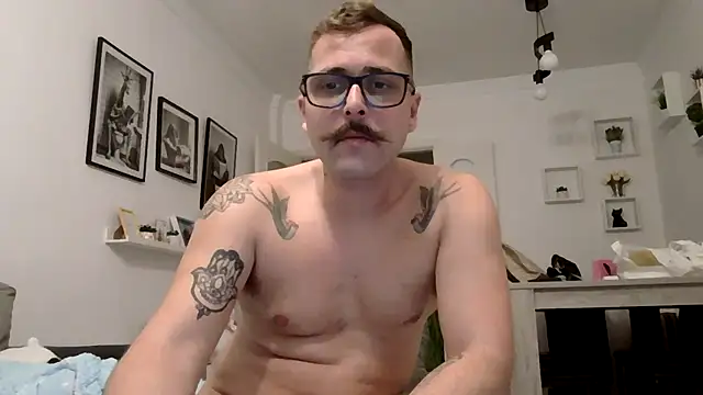 Snapshot of yanick931 chatting on 05/16/26, 12:40 yanick931 online show from 05/16/26, 12:40