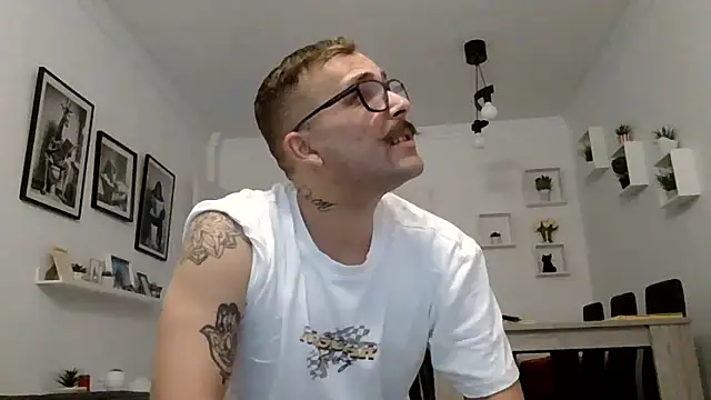 Snapshot of yanick931 chatting on 06/05/26, 11:27 yanick931 online show from 06/05/26, 11:27