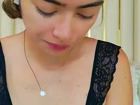 Snapshot of AnnieDesire chatting on 04/28/26, 02:33 AnnieDesire online show from 04/28/26, 02:33