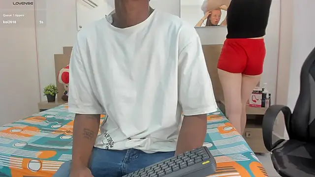 Ebony N Blonde online show from 05/08/26, 08:58