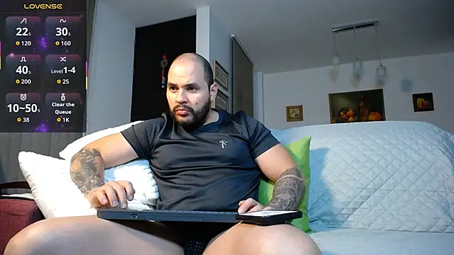 Snapshot of Axel_Dominus chatting on 04/16/26, 03:07 Axel Dominus online show from 04/16/26, 03:07