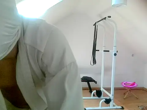 Snapshot of NinjaLaser chatting on 04/20/26, 12:30 NinjaLaser online show from 04/20/26, 12:30