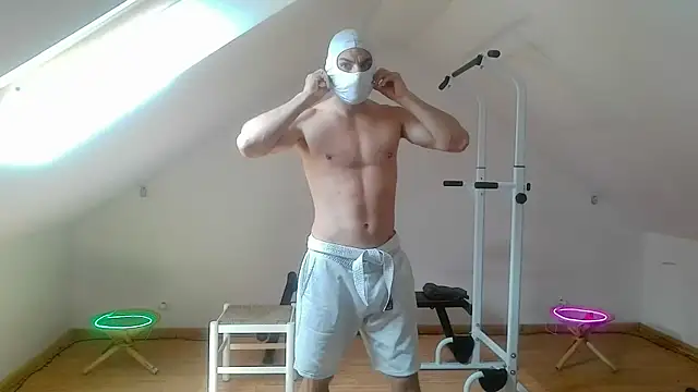 Snapshot of NinjaLaser chatting on 06/09/26, 11:33 NinjaLaser online show from 06/09/26, 11:33