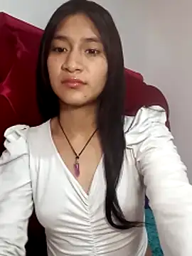 Snapshot of KarolaMendez chatting on 04/05/26, 09:23 KarolaMendez online show from 04/05/26, 09:23