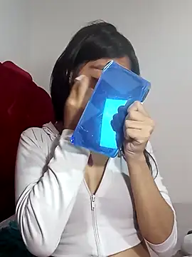 Snapshot of KarolaMendez chatting on 05/03/26, 05:41 KarolaMendez online show from 05/03/26, 05:41