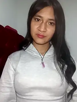 Snapshot of KarolaMendez chatting on 05/17/26, 03:15 KarolaMendez online show from 05/17/26, 03:15