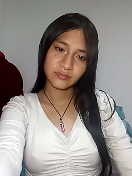 Snapshot of KarolaMendez chatting on 05/24/26, 09:31 KarolaMendez online show from 05/24/26, 09:31