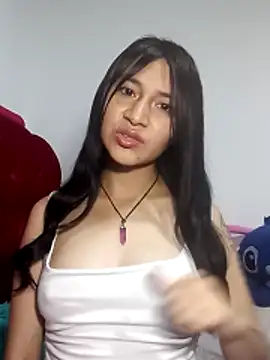 Snapshot of KarolaMendez chatting on 05/29/26, 09:13 KarolaMendez online show from 05/29/26, 09:13