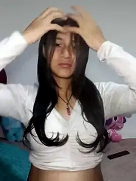 Snapshot of KarolaMendez chatting on 06/14/26, 01:25 KarolaMendez online show from 06/14/26, 01:25