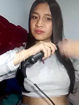 Snapshot of KarolaMendez chatting on 06/16/26, 12:13 KarolaMendez online show from 06/16/26, 12:13