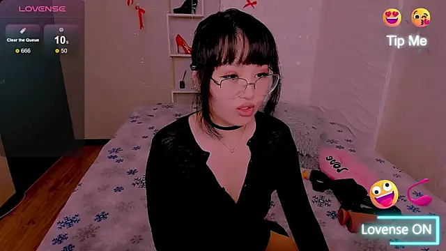 Akiko Yun online show from 06/13/26, 12:41