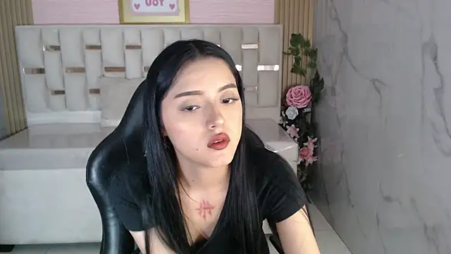Snapshot of veronicaa_s chatting on 04/16/26, 08:20 veronicaa s online show from 04/16/26, 08:20
