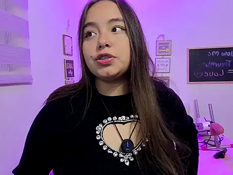 Snapshot of cherry_valeria chatting on 05/13/26, 05:27 cherry valeria online show from 05/13/26, 05:27