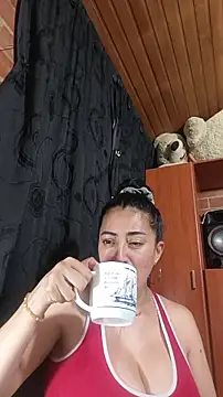 Snapshot of Alexandrina chatting on 12/19/25, 11:56 Alexandrina online show from 12/19/25, 11:56