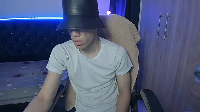 Snapshot of Josy_11 chatting on 04/12/26, 02:49 Josy 11 online show from 04/12/26, 02:49