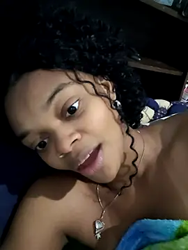 Snapshot of marialuiza2027 chatting on 04/13/26, 11:59 marialuiza2027 online show from 04/13/26, 11:59