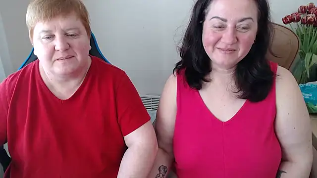Snapshot of Lindy-Jeanie chatting on 03/13/26, 02:01 Lindy-Jeanie online show from 03/13/26, 02:01