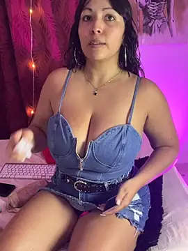 Snapshot of karlyprintt chatting on 05/15/26, 02:02 karlyprintt online show from 05/15/26, 02:02