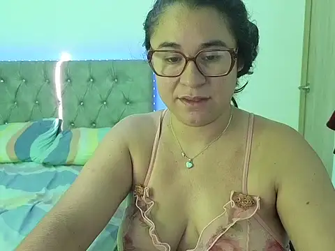 Snapshot of estrellajunior chatting on 05/24/26, 11:48 estrellajunior online show from 05/24/26, 11:48