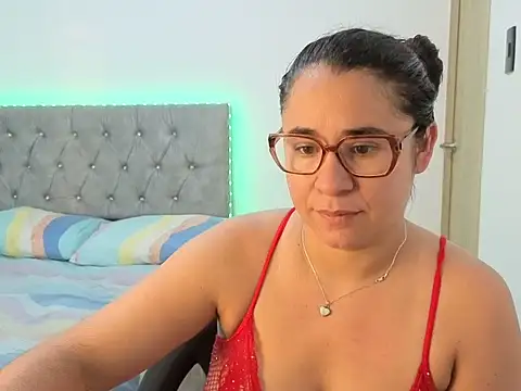 Snapshot of estrellajunior chatting on 06/09/26, 11:22 estrellajunior online show from 06/09/26, 11:22
