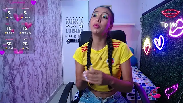 sandra petite19 online show from 07/04/26, 03:56