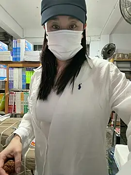Snapshot of zhizhibaobei chatting on 04/19/26, 12:54 zhizhibaobei online show from 04/19/26, 12:54