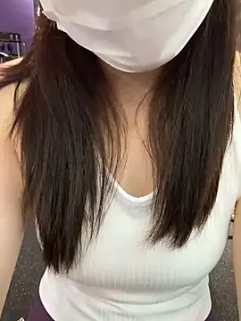 Snapshot of zhizhibaobei chatting on 06/11/26, 12:32 zhizhibaobei online show from 06/11/26, 12:32