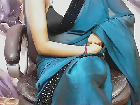 Snapshot of ragini_bby chatting on 06/12/26, 02:32 ragini bby online show from 06/12/26, 02:32