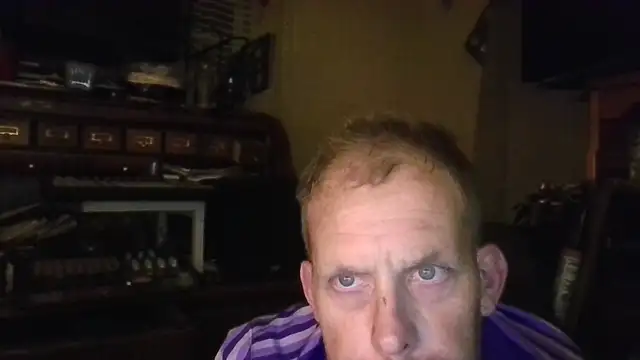 Snapshot of strokingjoe14585 chatting on 04/14/26, 03:34 strokingjoe14585 online show from 04/14/26, 03:34