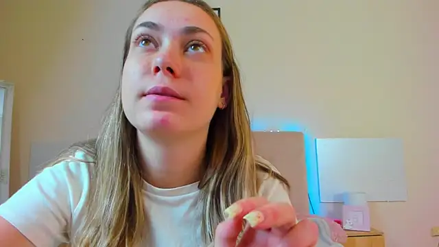 MelanieCuty online show from 07/04/26, 05:35