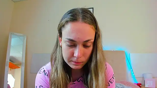 MelanieCuty online show from 07/11/26, 05:32