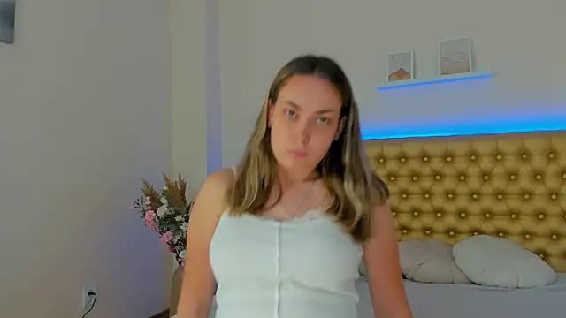 MelanieCuty online show from 07/16/26, 05:35
