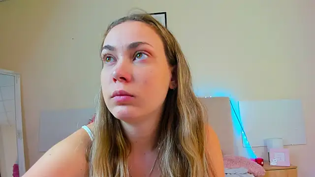 MelanieCuty online show from 07/17/26, 05:36