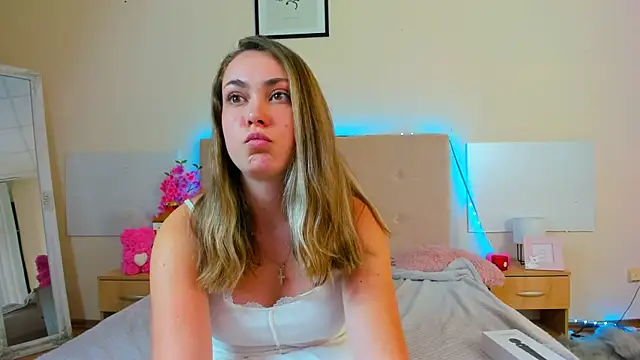 MelanieCuty online show from 07/20/26, 10:39