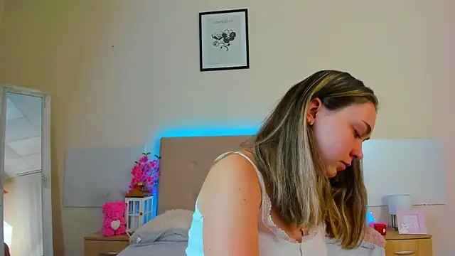 MelanieCuty online show from 07/24/26, 05:27