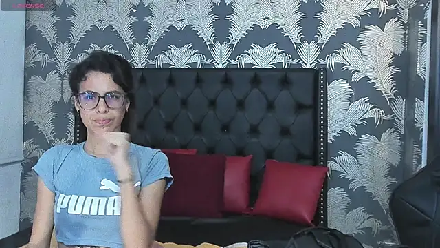 Emily Lopera online show from 06/28/26, 01:28
