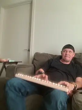 yourMasterisBored online show from 05/20/26, 02:12