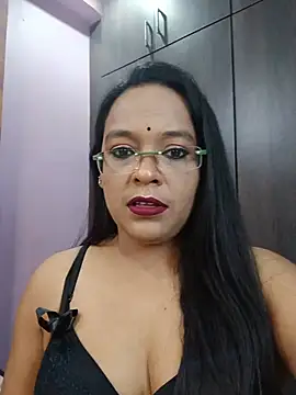 Snapshot of hornyrosy321 chatting on 05/16/26, 05:45 hornyrosy321 online show from 05/16/26, 05:45