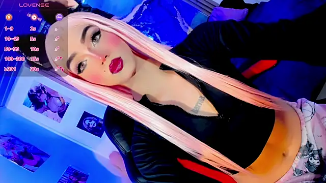 Snapshot of blonde_queen- chatting on 06/03/26, 07:30 blonde queen- online show from 06/03/26, 07:30