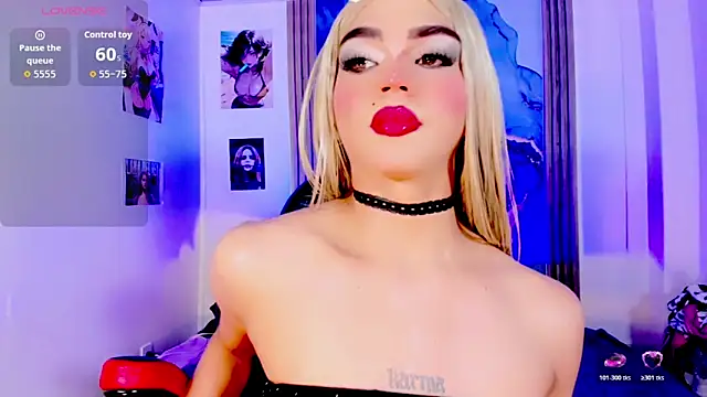 Snapshot of blonde_queen- chatting on 06/11/26, 12:32 blonde queen- online show from 06/11/26, 12:32