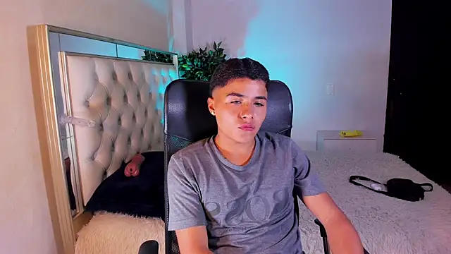 Liam Dustin online show from 06/04/26, 08:59