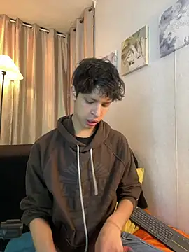 Snapshot of Ethan_qop chatting on 05/16/26, 11:09 Ethan qop online show from 05/16/26, 11:09
