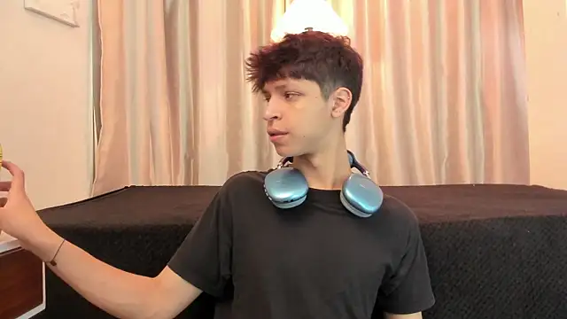 Snapshot of Ethan_qop chatting on 06/13/26, 11:08 Ethan qop online show from 06/13/26, 11:08