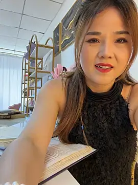 Xiaoxiao-y online show from 06/10/26, 06:45