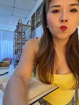 Snapshot of Xiaoxiao-y chatting on 06/22/26, 07:05 Xiaoxiao-y online show from 06/22/26, 07:05