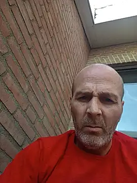Snapshot of Iulian81 chatting on 07/30/26, 06:01 Iulian81 online show from 07/30/26, 06:01