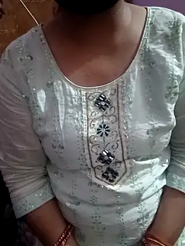 Gujju bhabhi69 online show from 05/05/26, 12:18