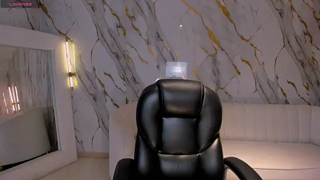 Snapshot of AntonellaDimeo chatting on 06/20/26, 04:59 AntonellaDimeo online show from 06/20/26, 04:59