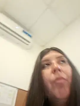 Snapshot of melucita chatting on 03/17/26, 11:35 melucita online show from 03/17/26, 11:35