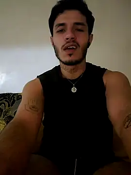 Snapshot of Thewildaliii0 chatting on 04/19/26, 01:05 Thewildaliii0 online show from 04/19/26, 01:05